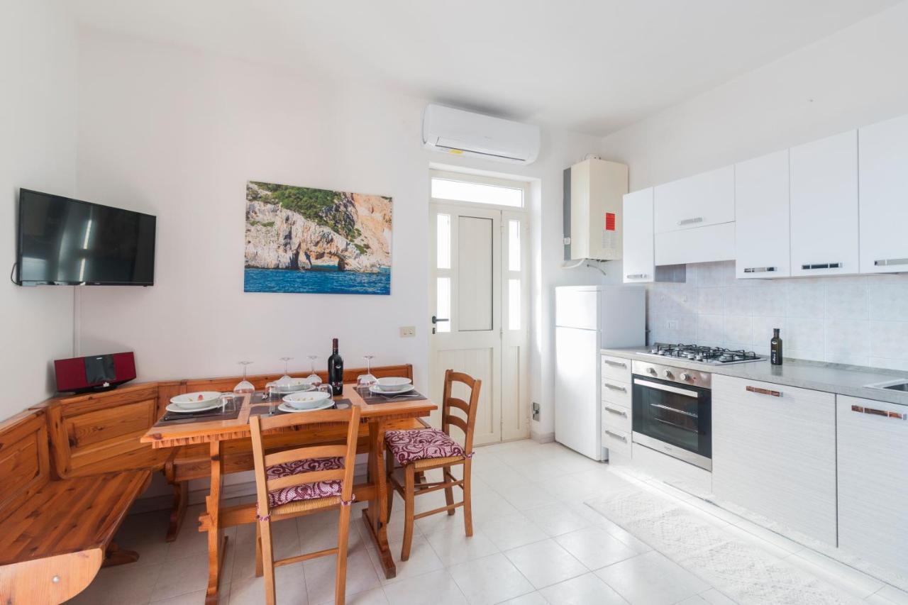 Suite Apartment La Punta Cala Gonone Exteriör bild