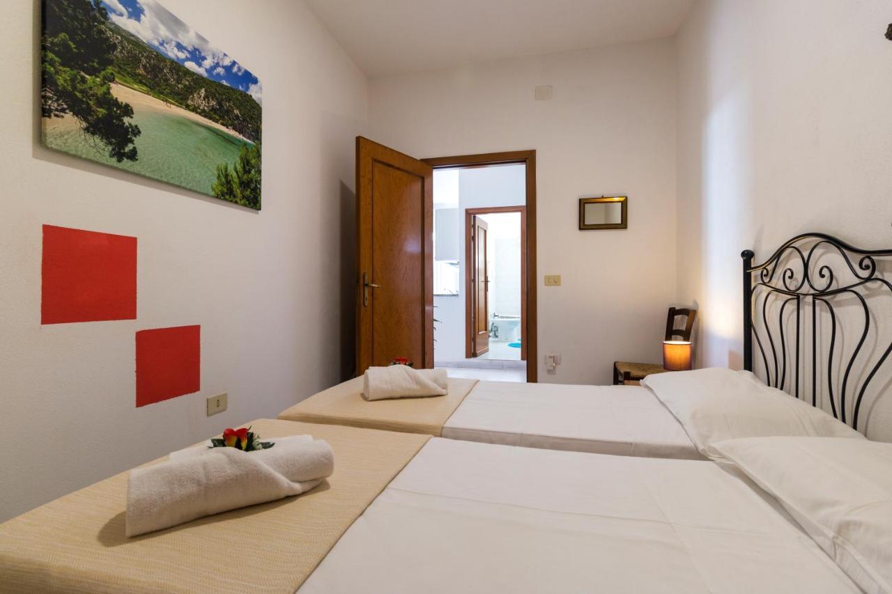 Suite Apartment La Punta Cala Gonone Exteriör bild
