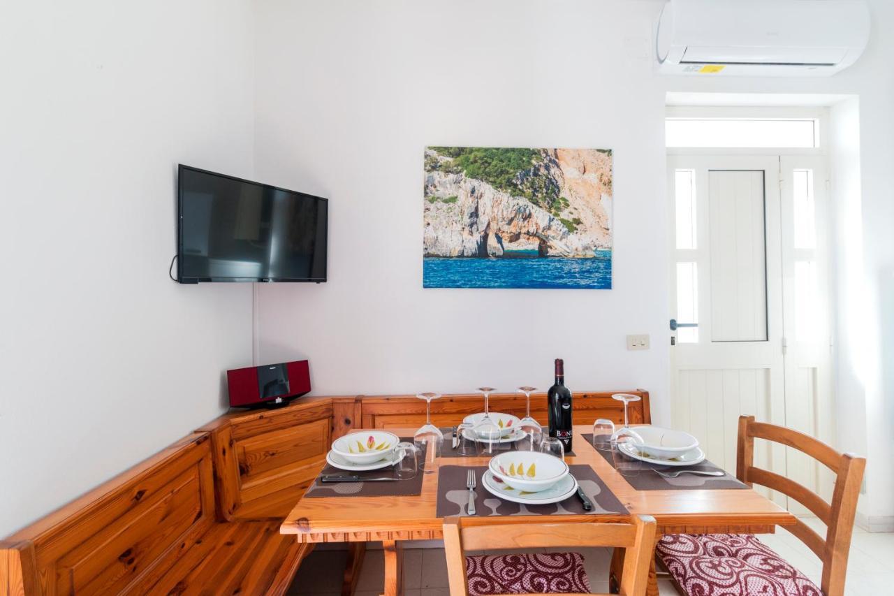 Suite Apartment La Punta Cala Gonone Exteriör bild